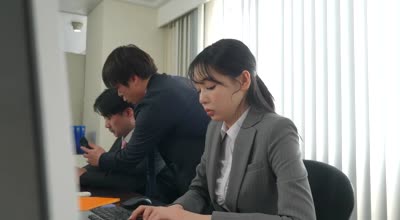FNS-031 信頼していた上司に裏切られキメセク漬けで取引先にSEX上納された美人女子社員 時田亜美